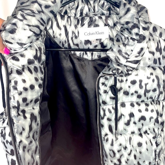 Calvin Klein women’s vest jacket, size large - Picture 5 of 5